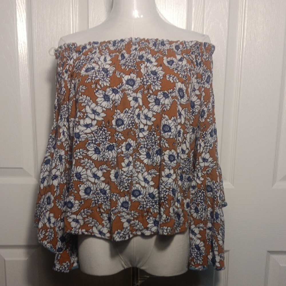 Entro Off-Shoulder Floral Blouse in Blue and Tan